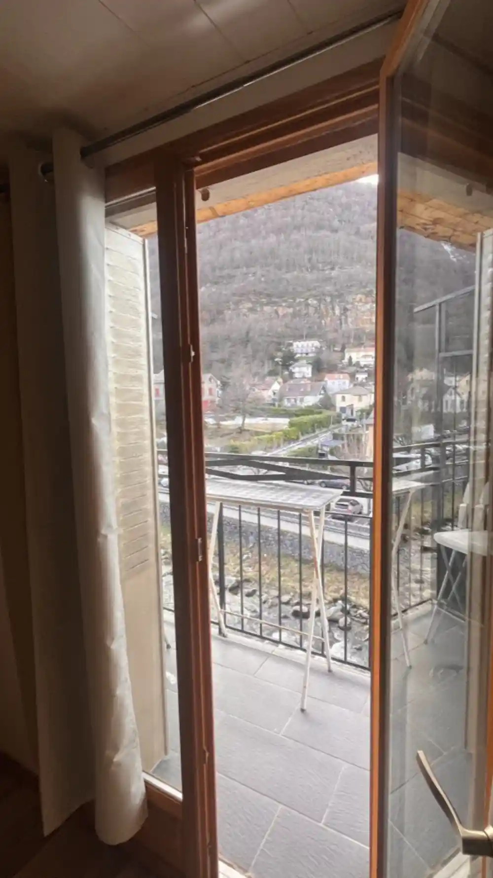 Vue depuis le balcon sur le village